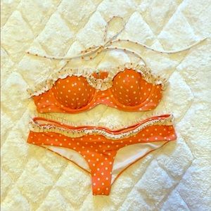 Pin-up style Victoria’s Secret bikini